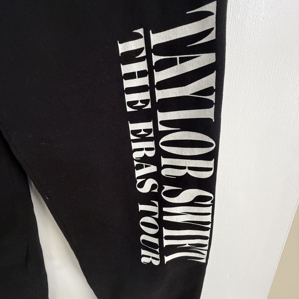 Taylor Swift The Eras Tour Black Jogger Sweatpants Size L - Picture 2 of 8